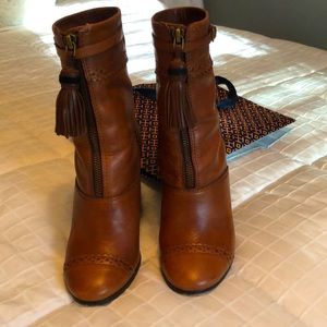 A pair of gorgeous Tory Burch ankle booties
